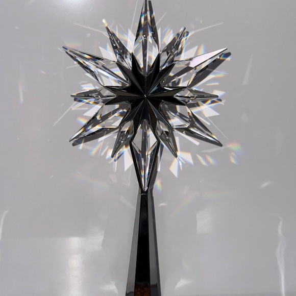 Swarovski Crystal ROCKEFELLER CENTER Christmas Tree Topper - Picture 10 of 16